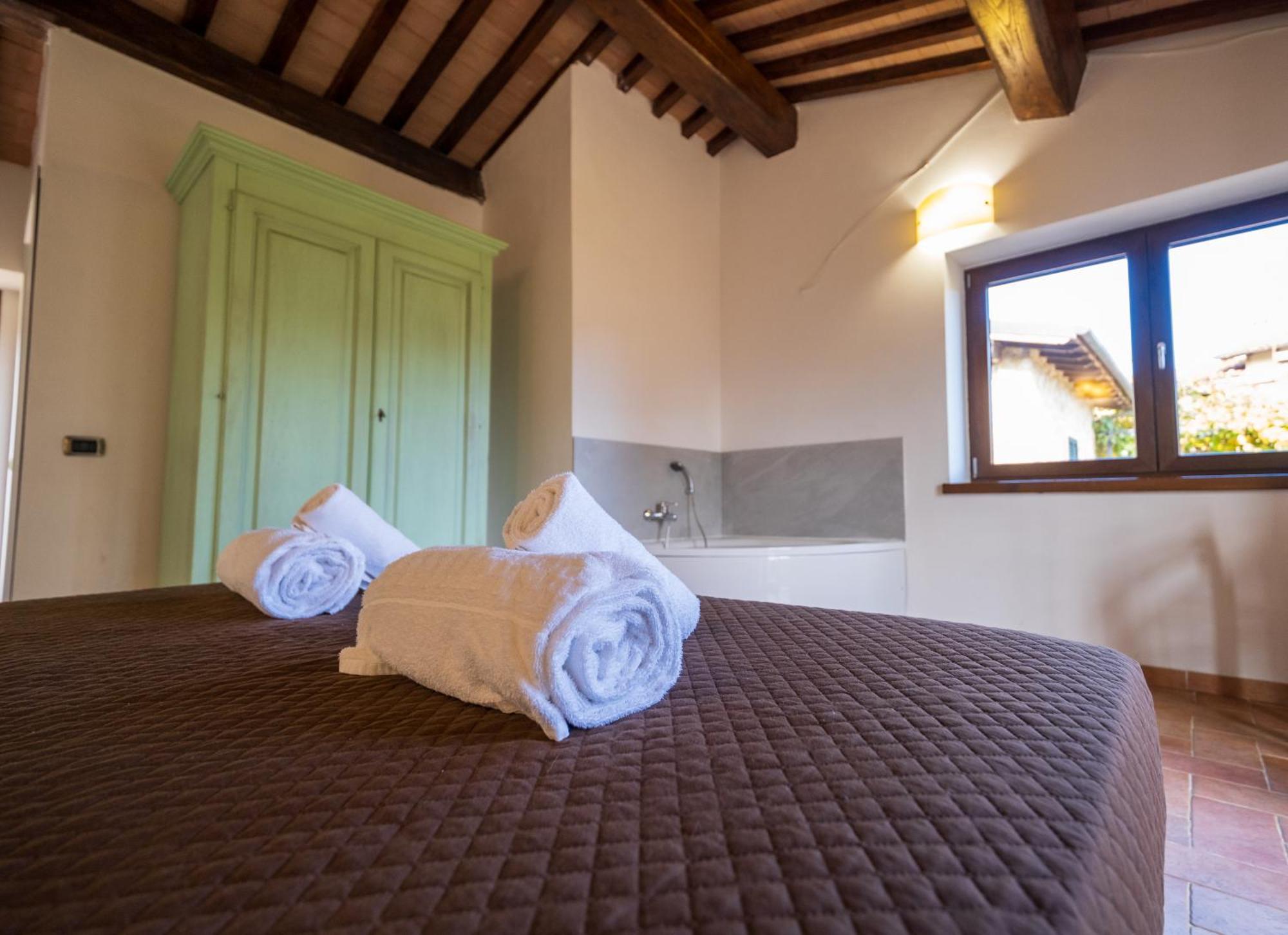 Agriturismo Borgo Biaia Camporgiano Exterior photo